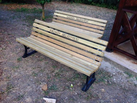 Döküm ayaklı bank 